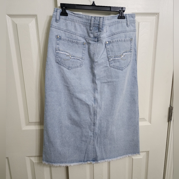 INHERIT Everly light wash denim skirt - Picture 2 of 4